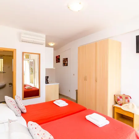 萨布利诺公寓 公寓 米利尼