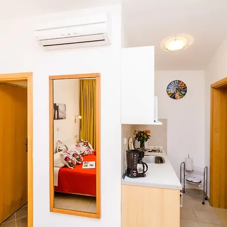 Apartment Subrenum Mlini