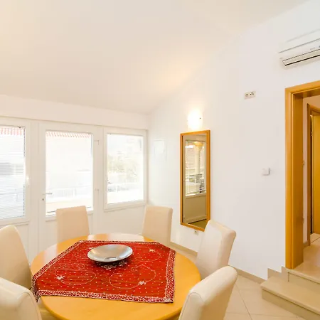 Apartment Subrenum Mlini