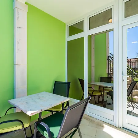 Apartment Subrenum Mlini